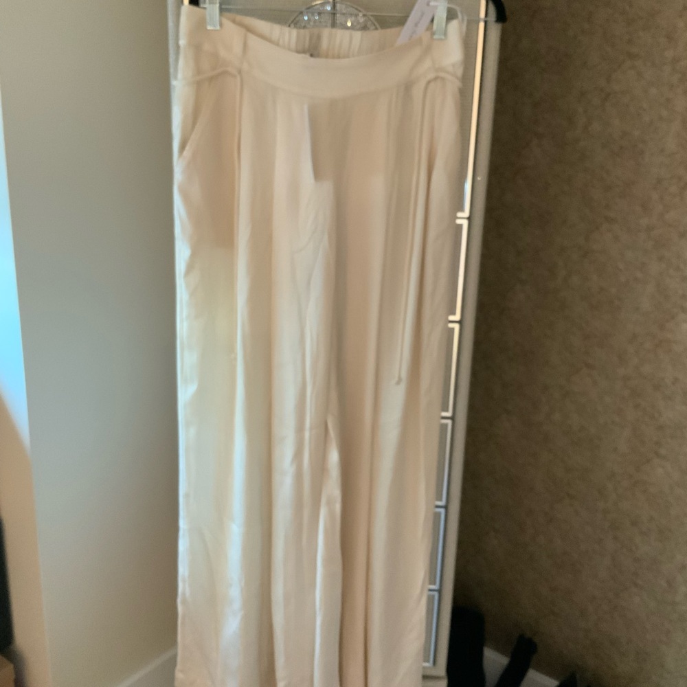 Beige silky pants beautiful light summer pant or pool pant - Picture 4 of 4